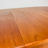 Extendable round table