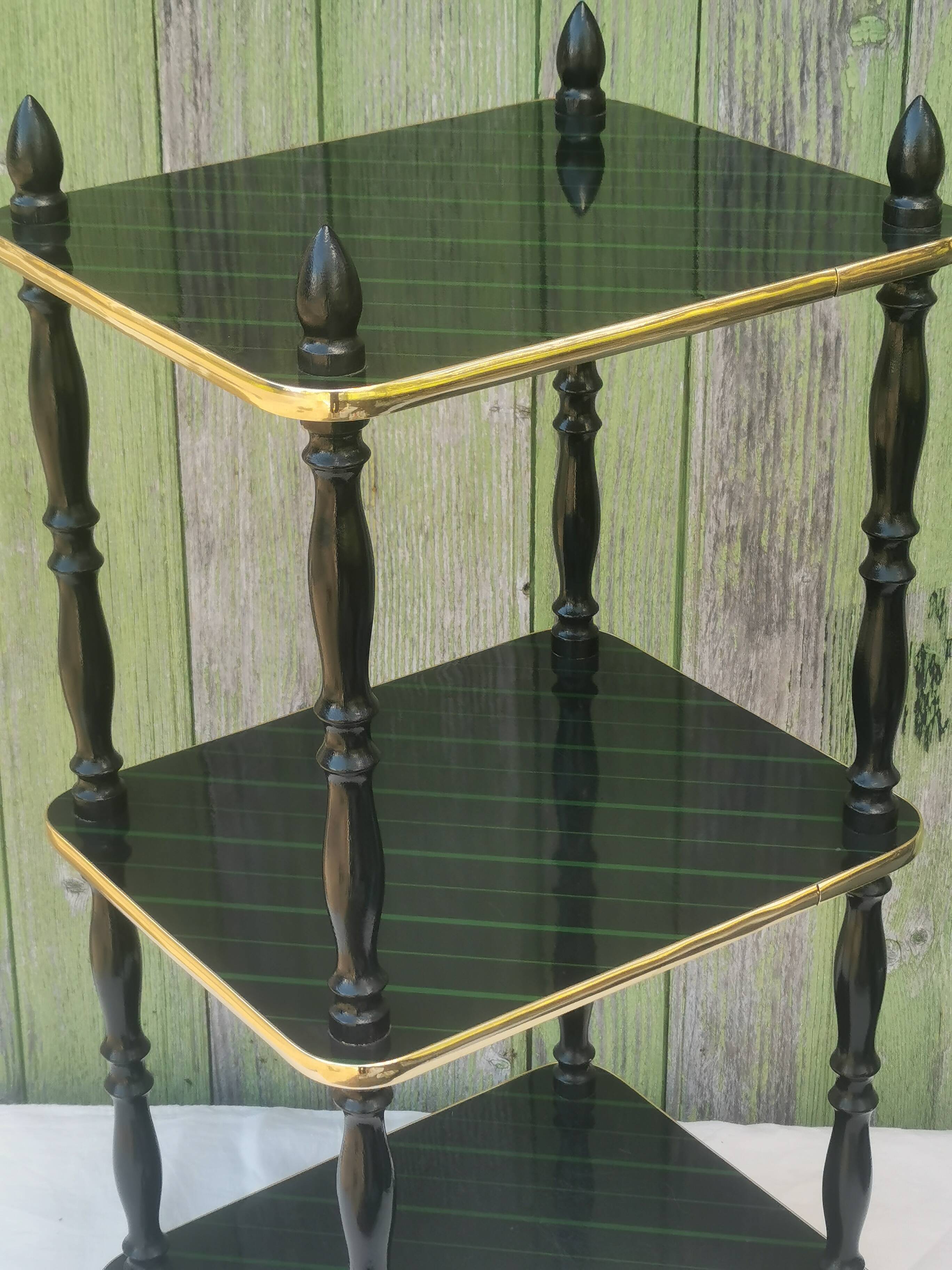 “Vintage” standing shelf with 3 shelves