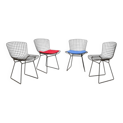 Suite de 4 Chaises ''Wire'' — Harry Bertoia pour Knoll (Rilsan Noir)