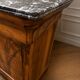 Commode d’époque Louis-Philippe en ronce de noyer, milieu du XIXe siècle