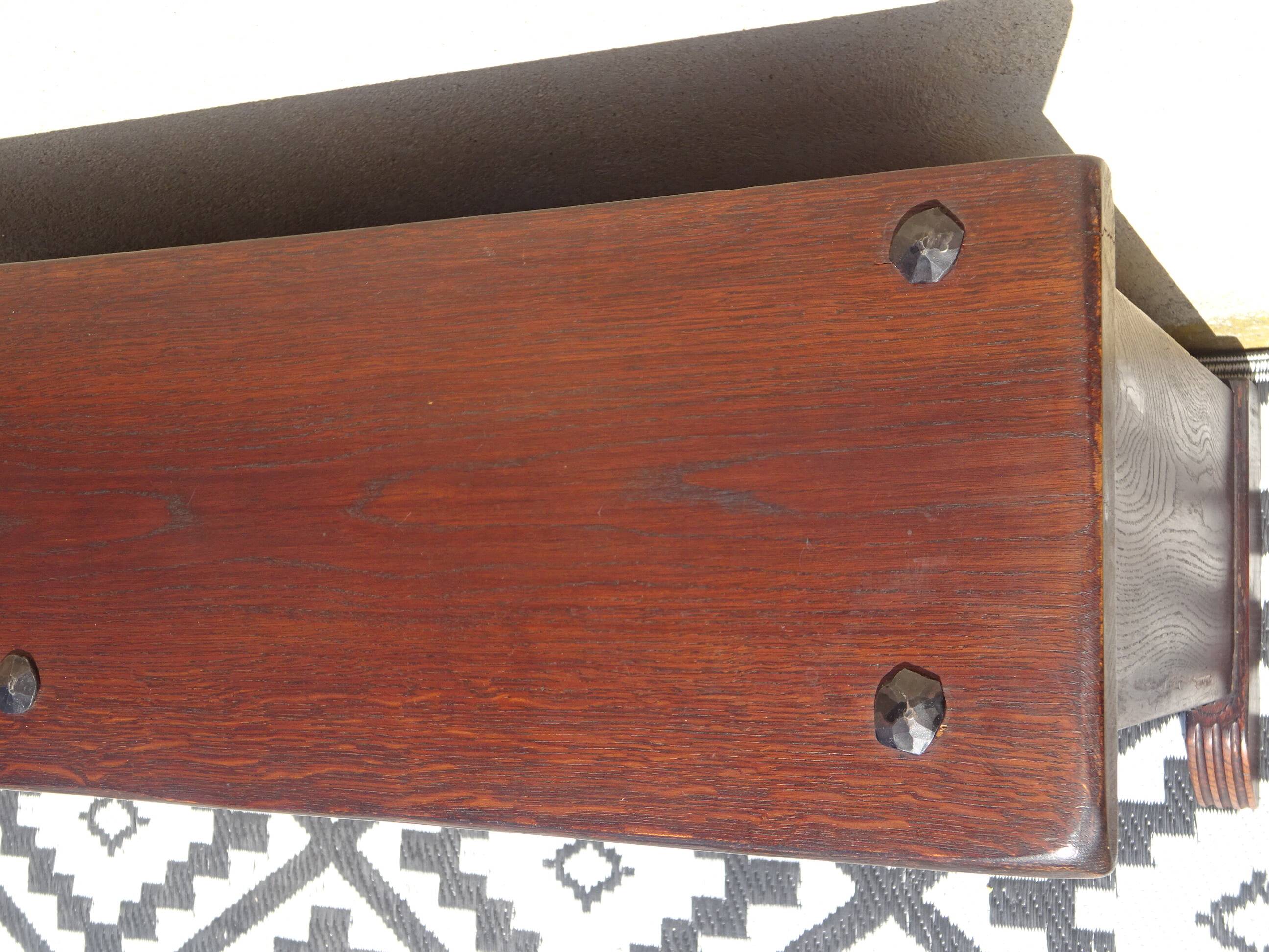 Shallow buffet in solid oak in Tuscan style.