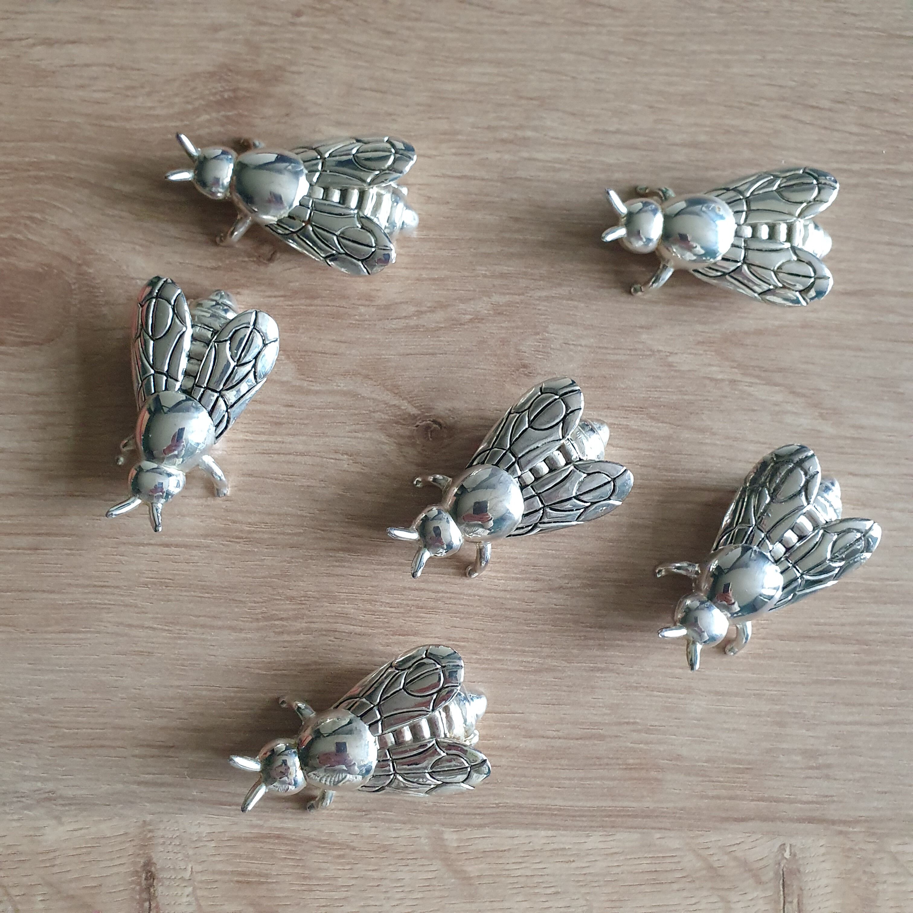 Bee knife holders
