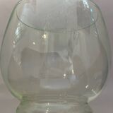 Art Deco carafe and its two glasses, in uraline