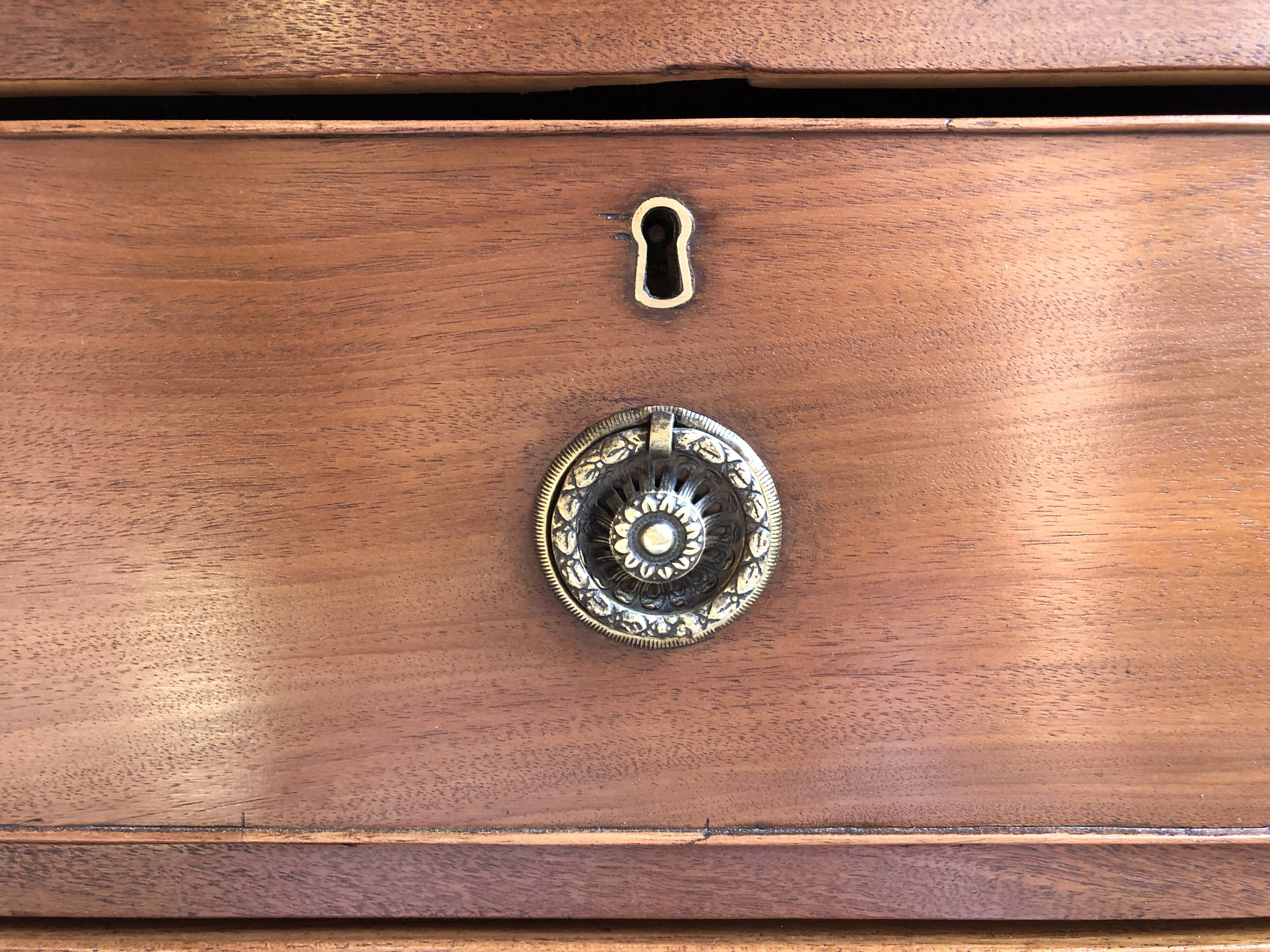 18th century English mahogany chest of drawers