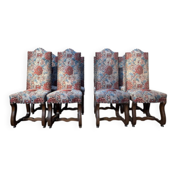 Set of 8 chairs in High Renaissance style.