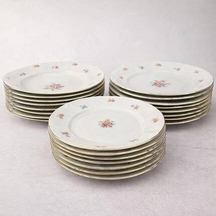 Set of 8 deep plates, 8 flat plates and 8 dessert plates + 1 dish Bavaria US Zone