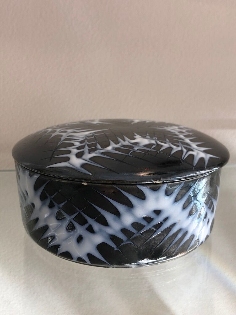 Ceramic box with its lid