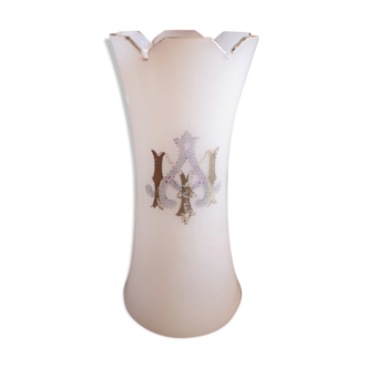 Opaline vase with cut neck, crown shape - mid-19th century