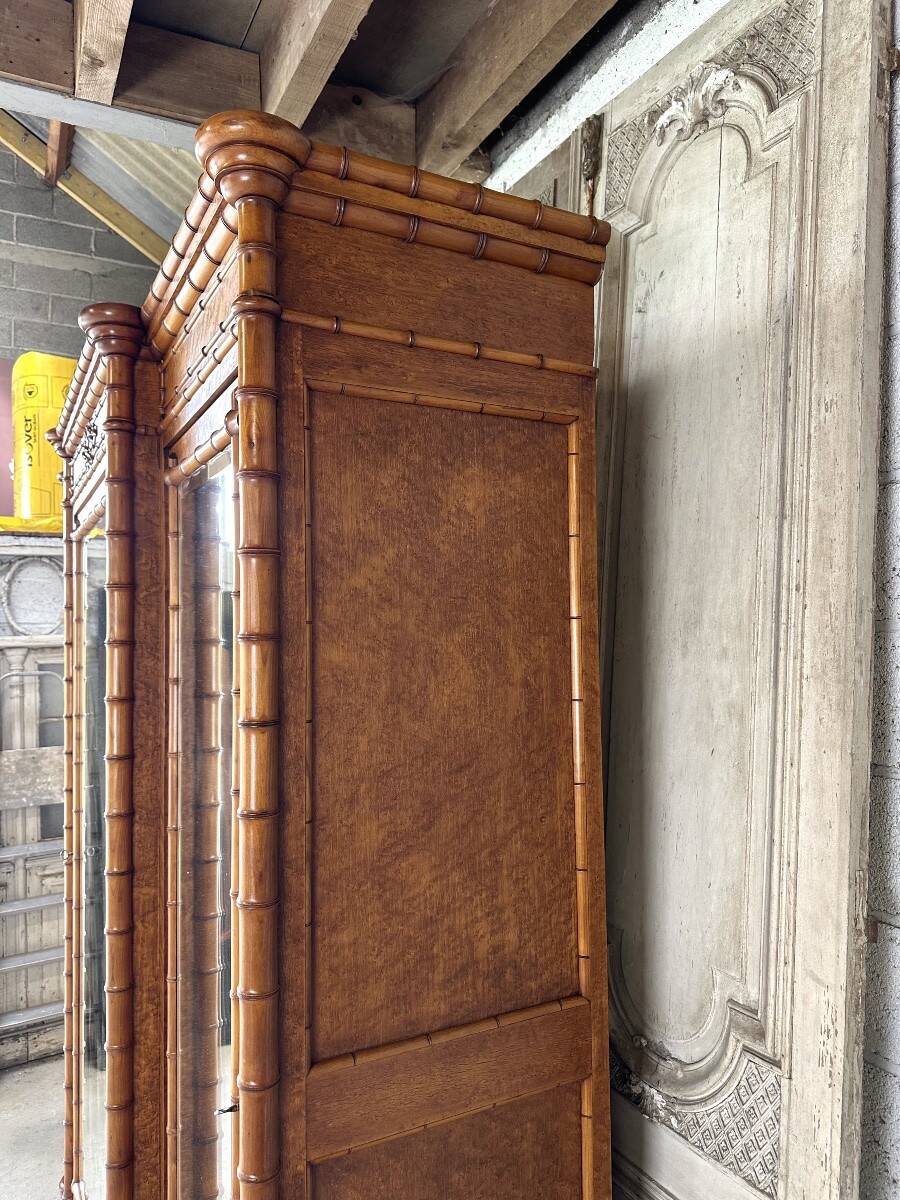 Armoire à glace 3 portes style faux bambou époque 19e siècle