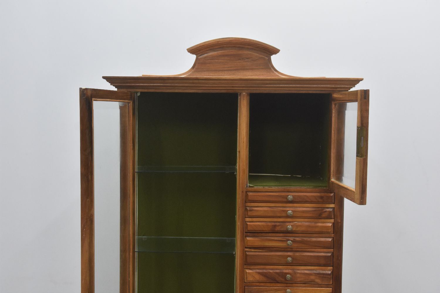 Dentist furniture in walnut period 1900