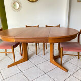 Extendable table in Scandinavian teak 70s