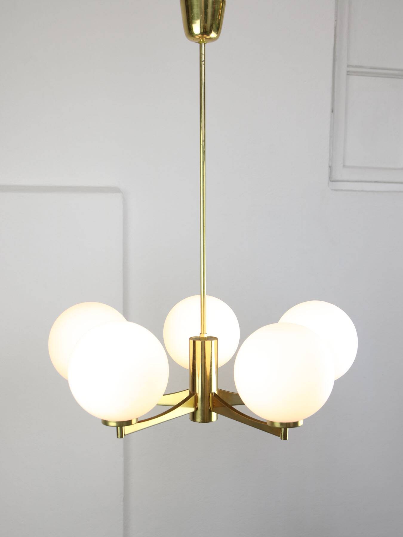 Mid-century Modern Italian Brass and Opaline Chandelier, 1960s