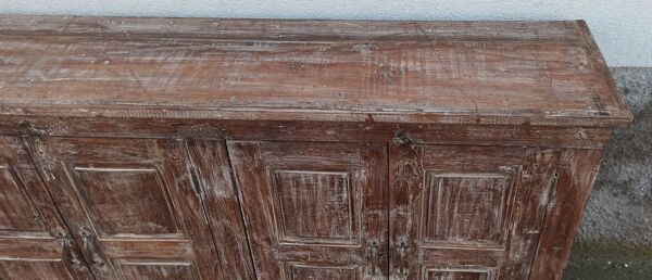 Buffet en bois ancien avec 4 portes