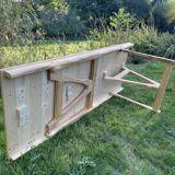 Folding table