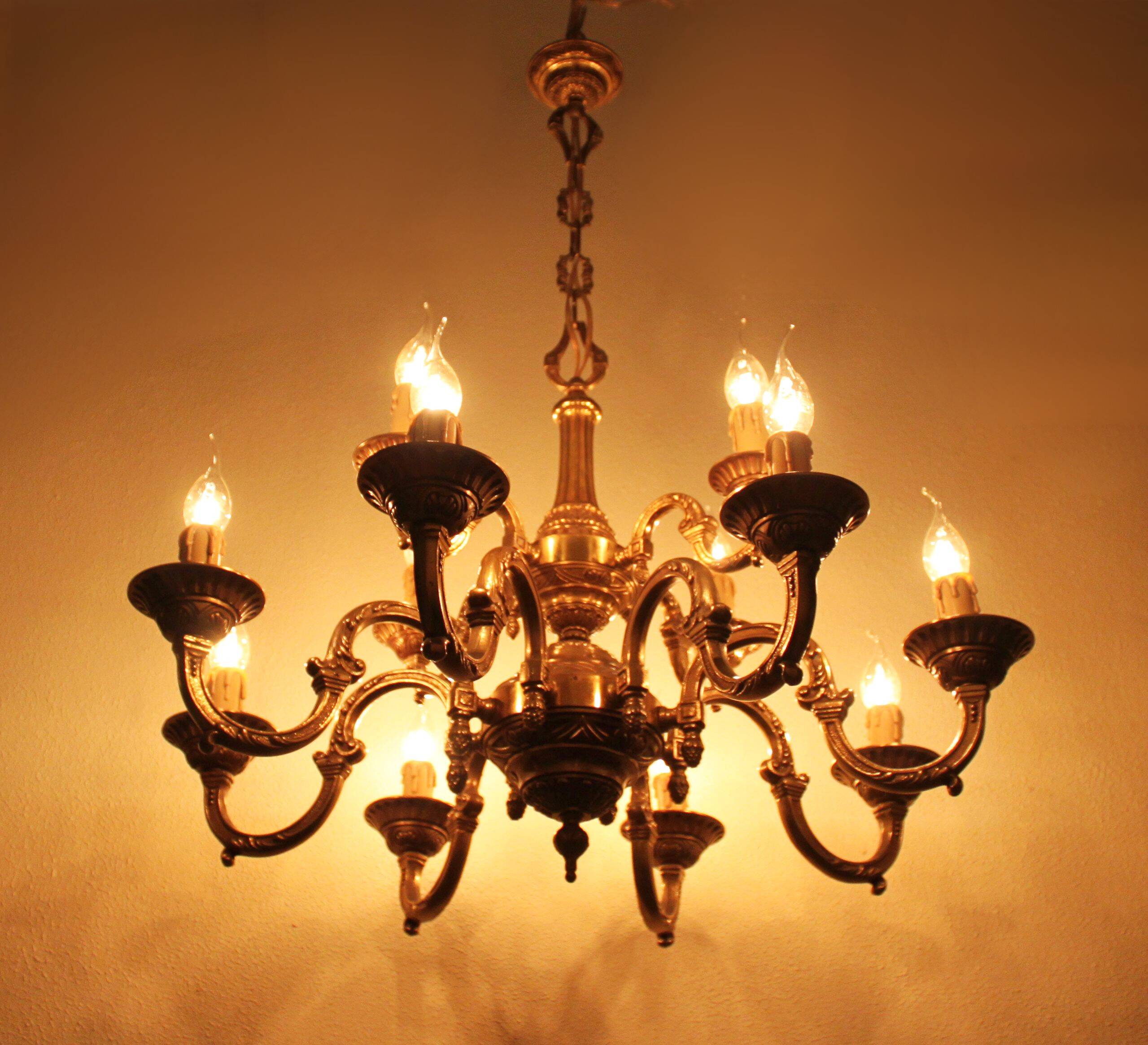 Bronze chandelier, Mazarin style, 12 lights, mid-19th century.
