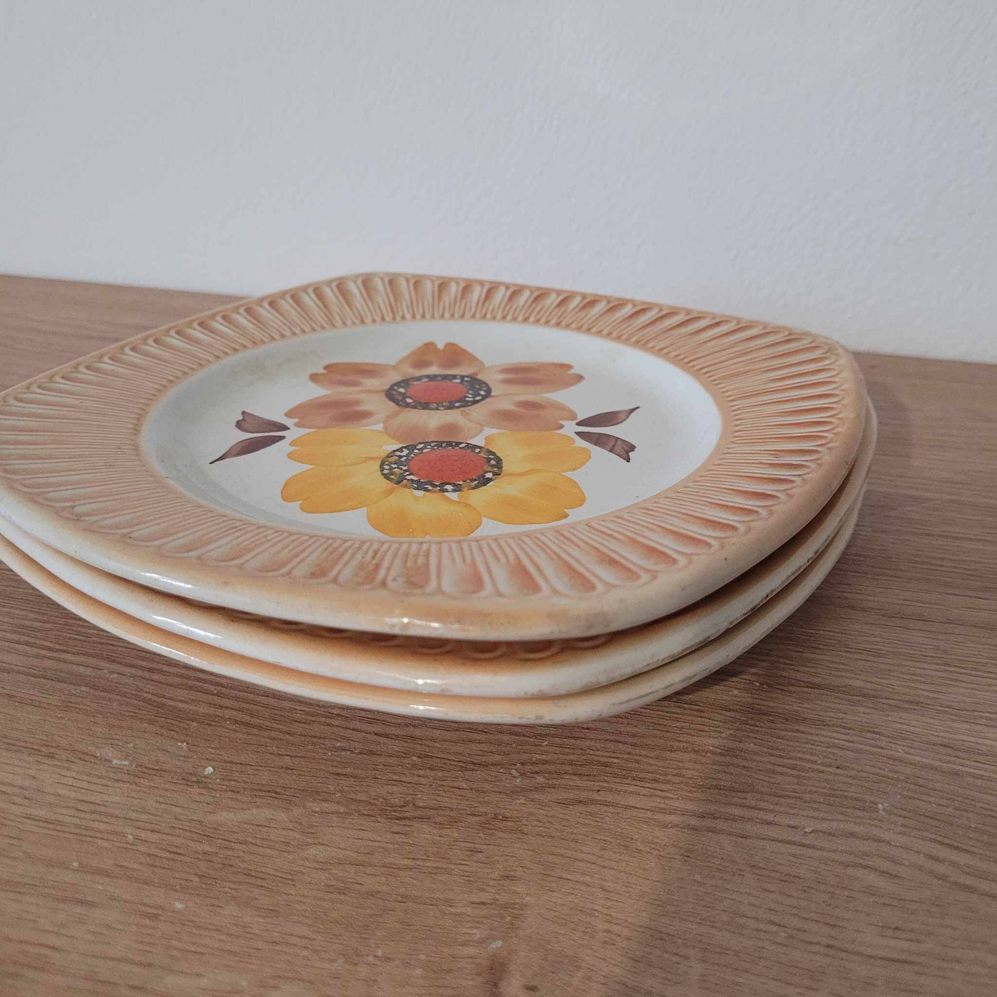 Set of 3 Mondovi Italy plates