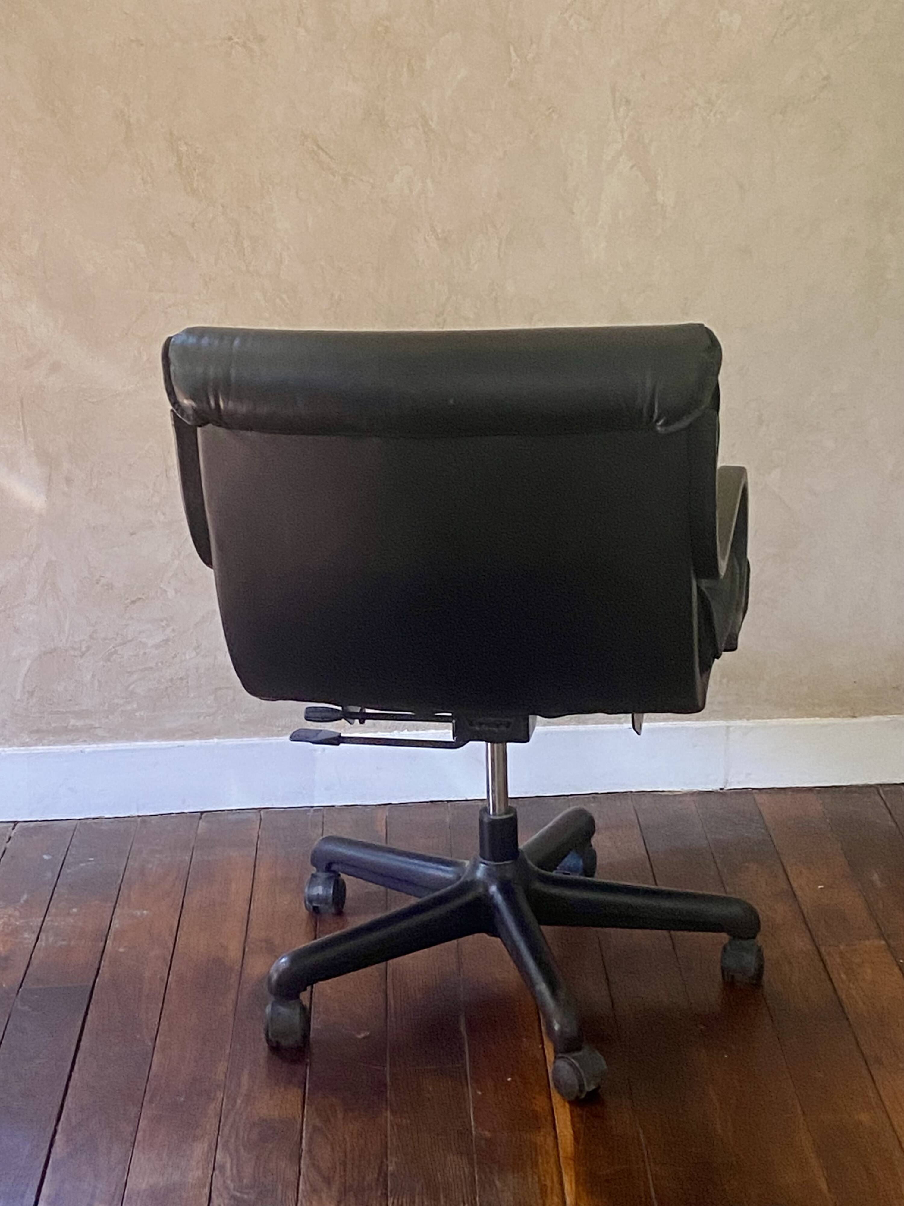 Adjustable Leather Office Chair from the 90s
