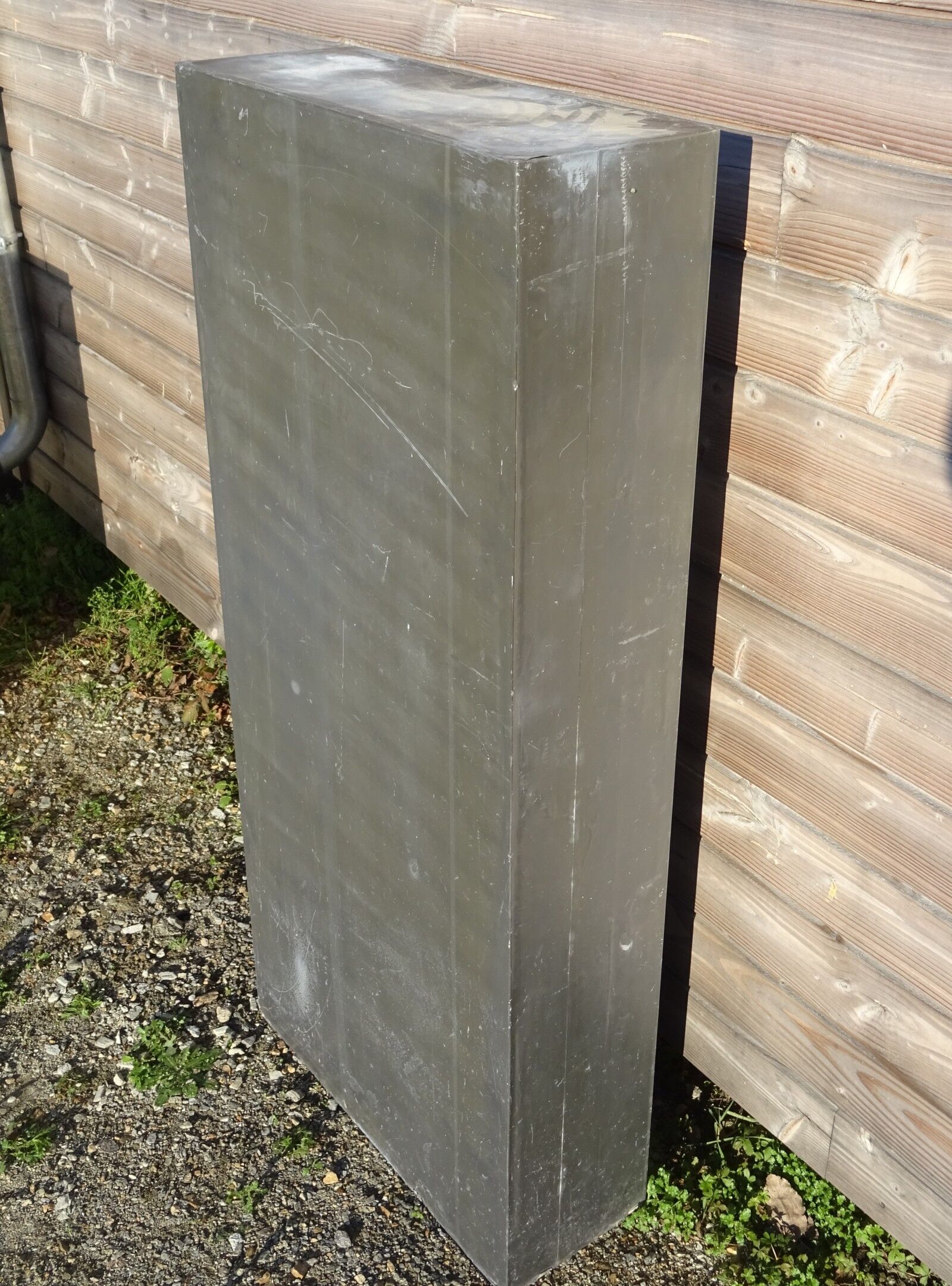 Console présentoir magasin de fleurs, design minimaliste