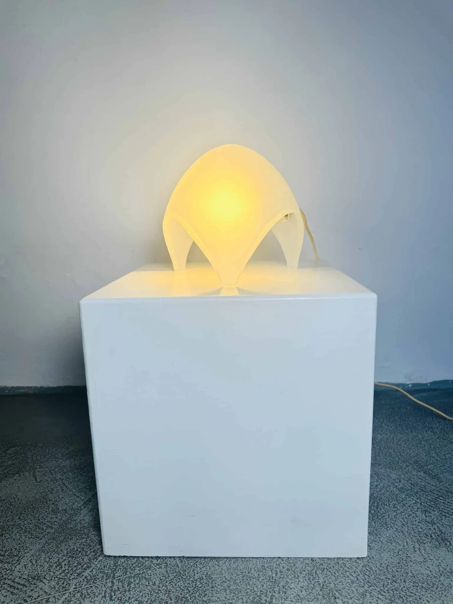 Frosted Glass 'Coque' Table Lamp By Elio Martinelli For Martinelli Luce, Italy, 1970S