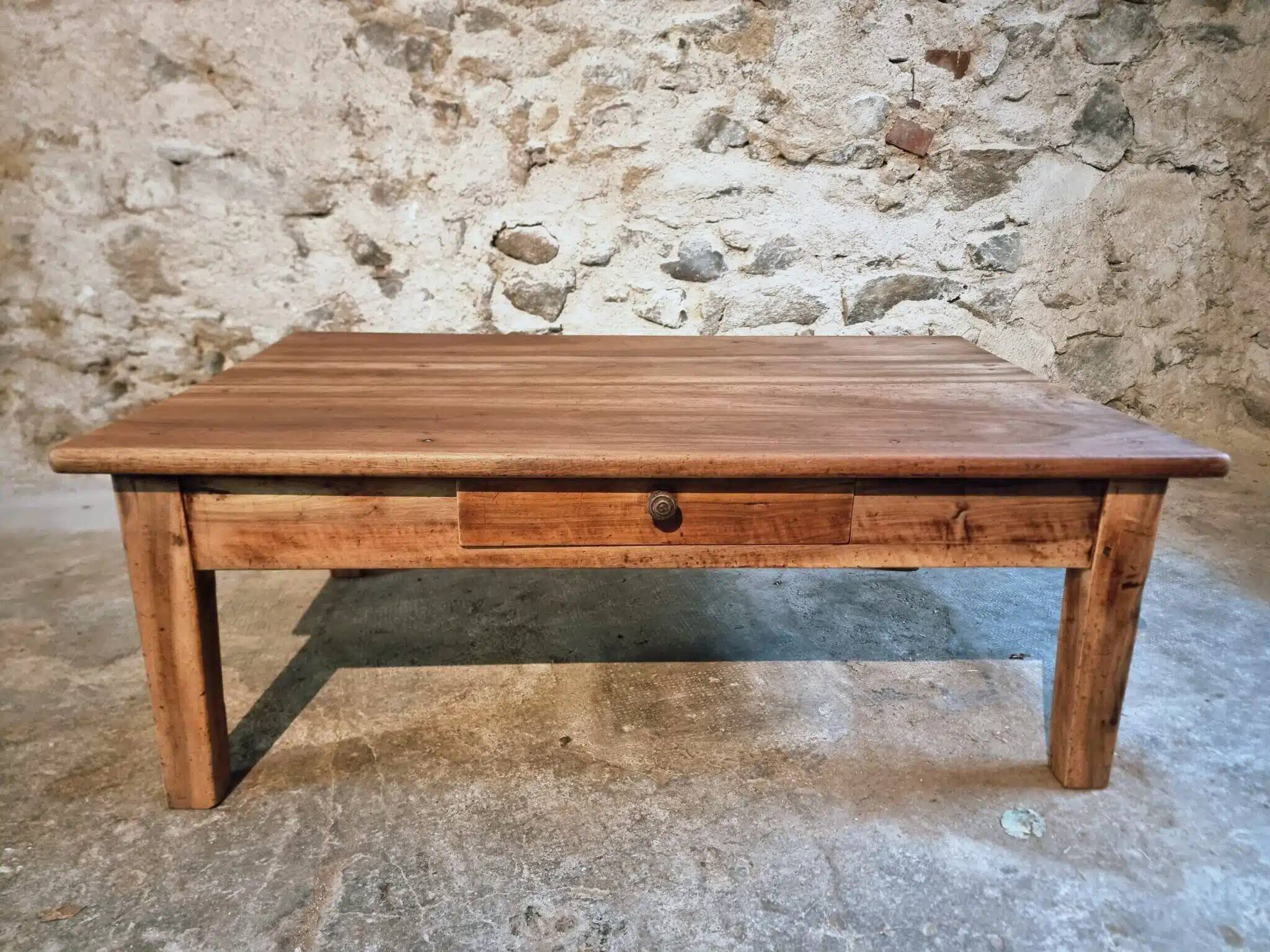 Table basse ancienne française en noyer avec tiroir – XIXe siècle, vers 1850