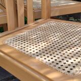 Chaises en bois et cannage