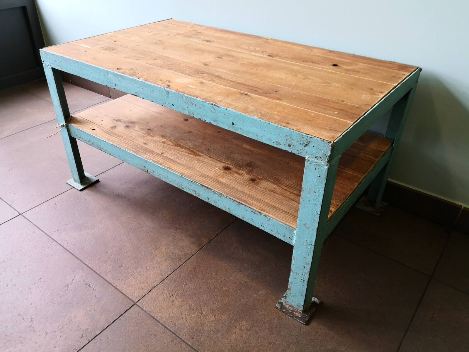 Table basse vintage, déco loft ou industrielle, bois et métal