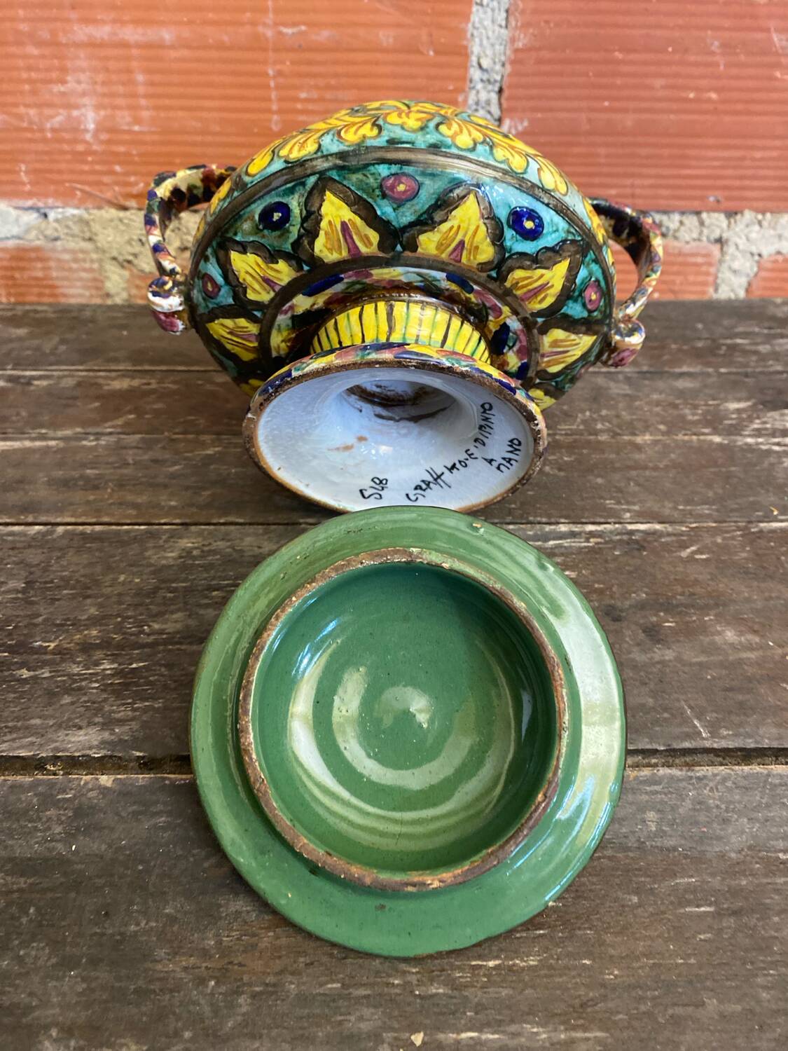 Sweet box with handles, antique caltagirone polychrome ceramic.