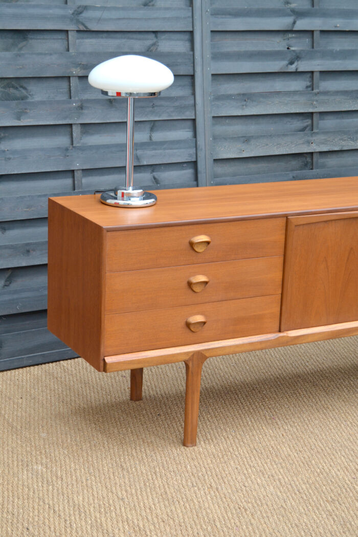 Enfilade en teck blond par McIntosh