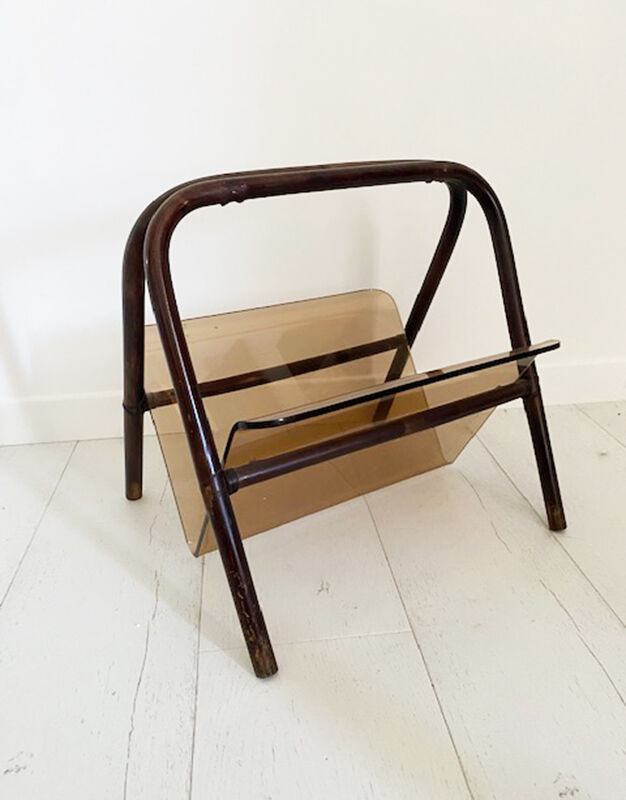 Plexiglas magazine rack