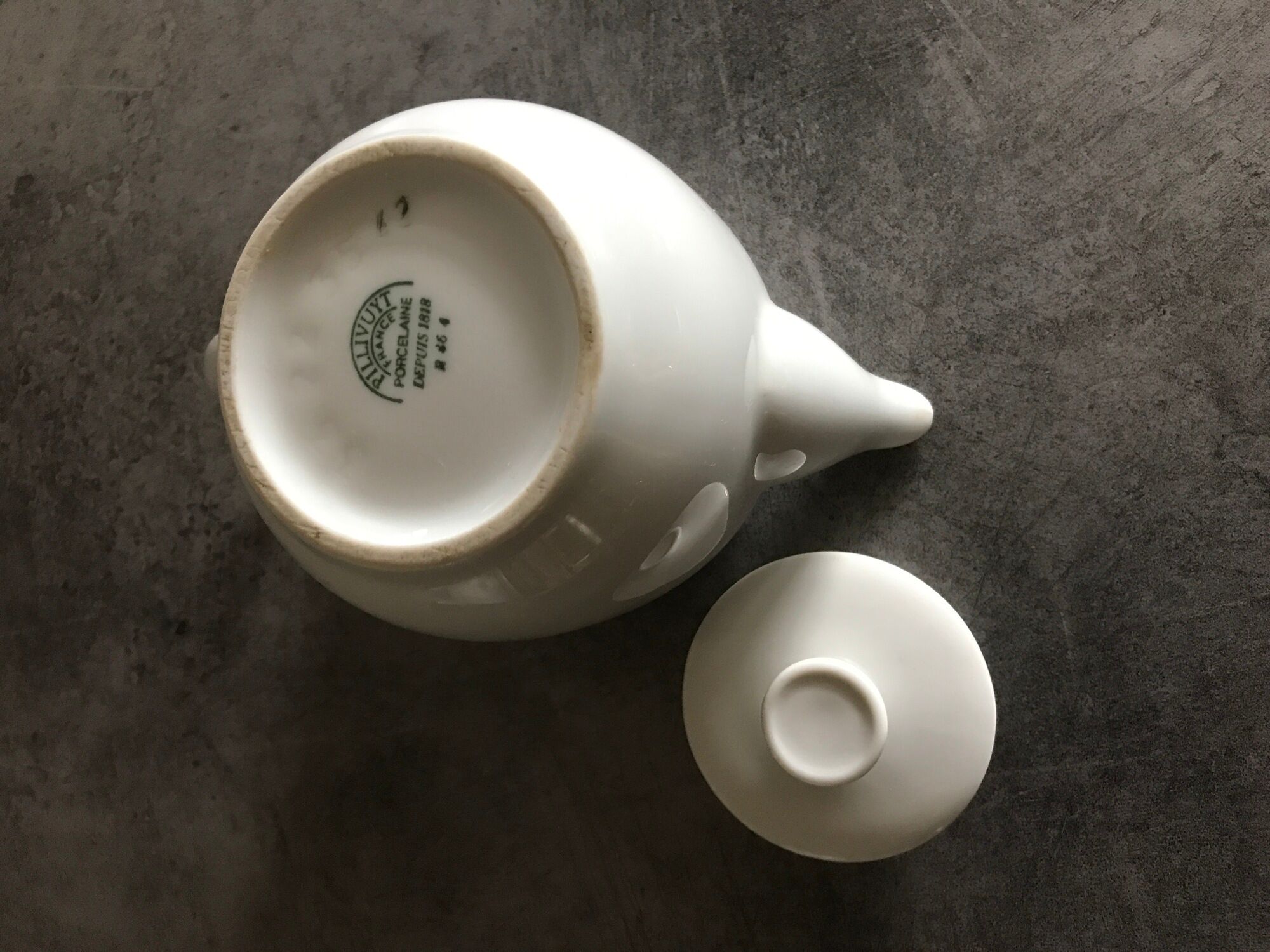 Théière en porcelaine émaillée blanche de Pillivyut  11,5 cm