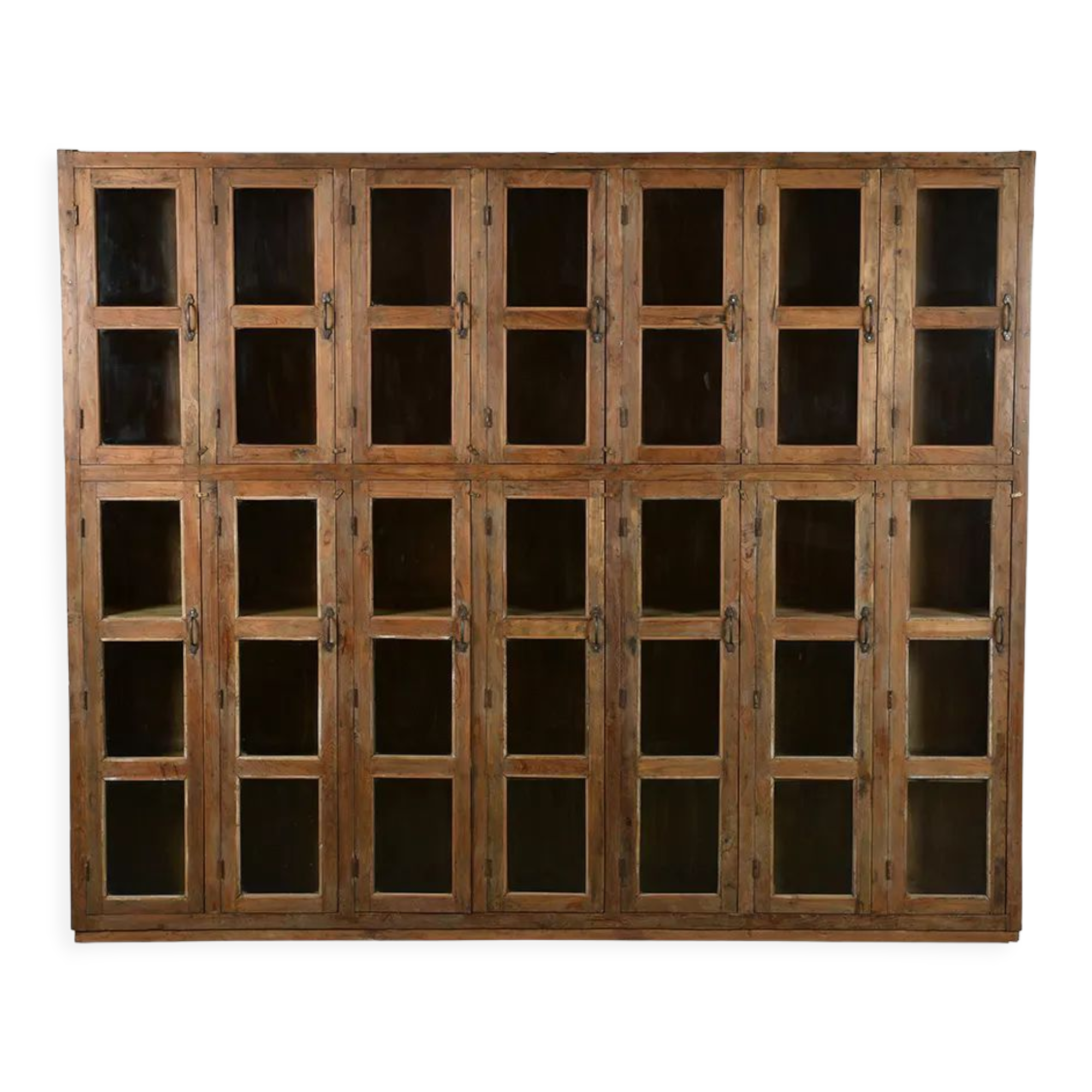 Armoire vitrée à 35 casiers