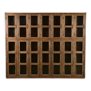 Armoire vitrée à 35