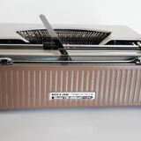 Portable, functional Riccar typewriter