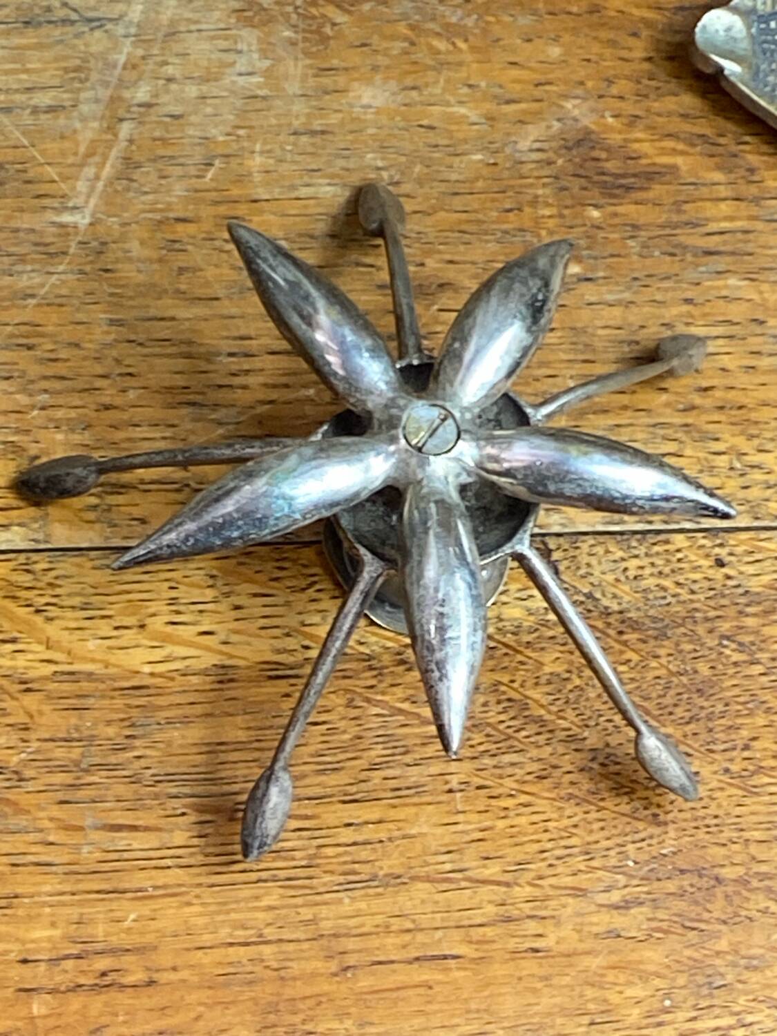 Bougeoir fleur en bronze, pétales amovibles