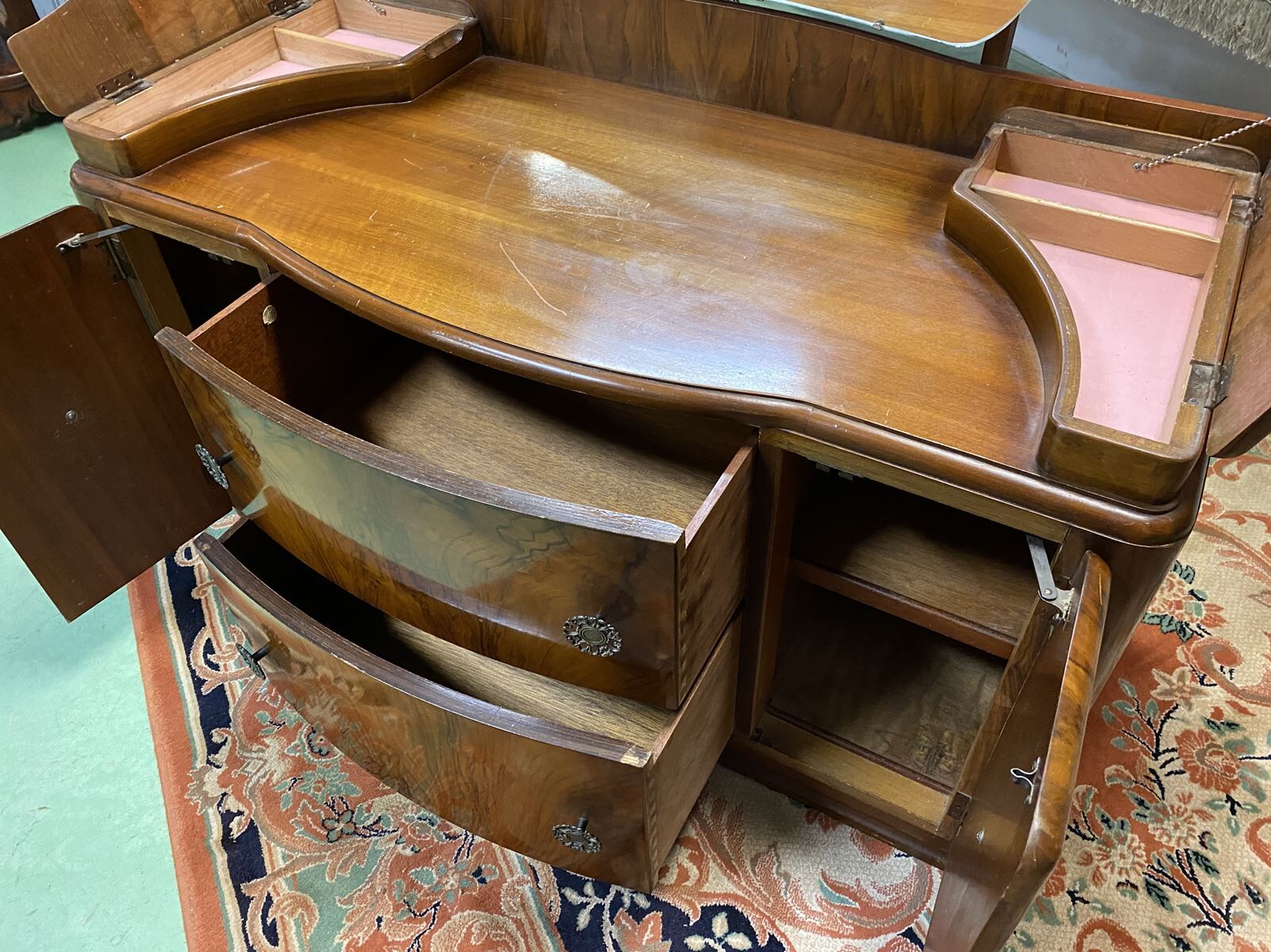 English Art Deco hairdresser in walnut magnifying glass