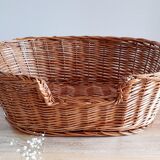 Wicker cat or dog basket