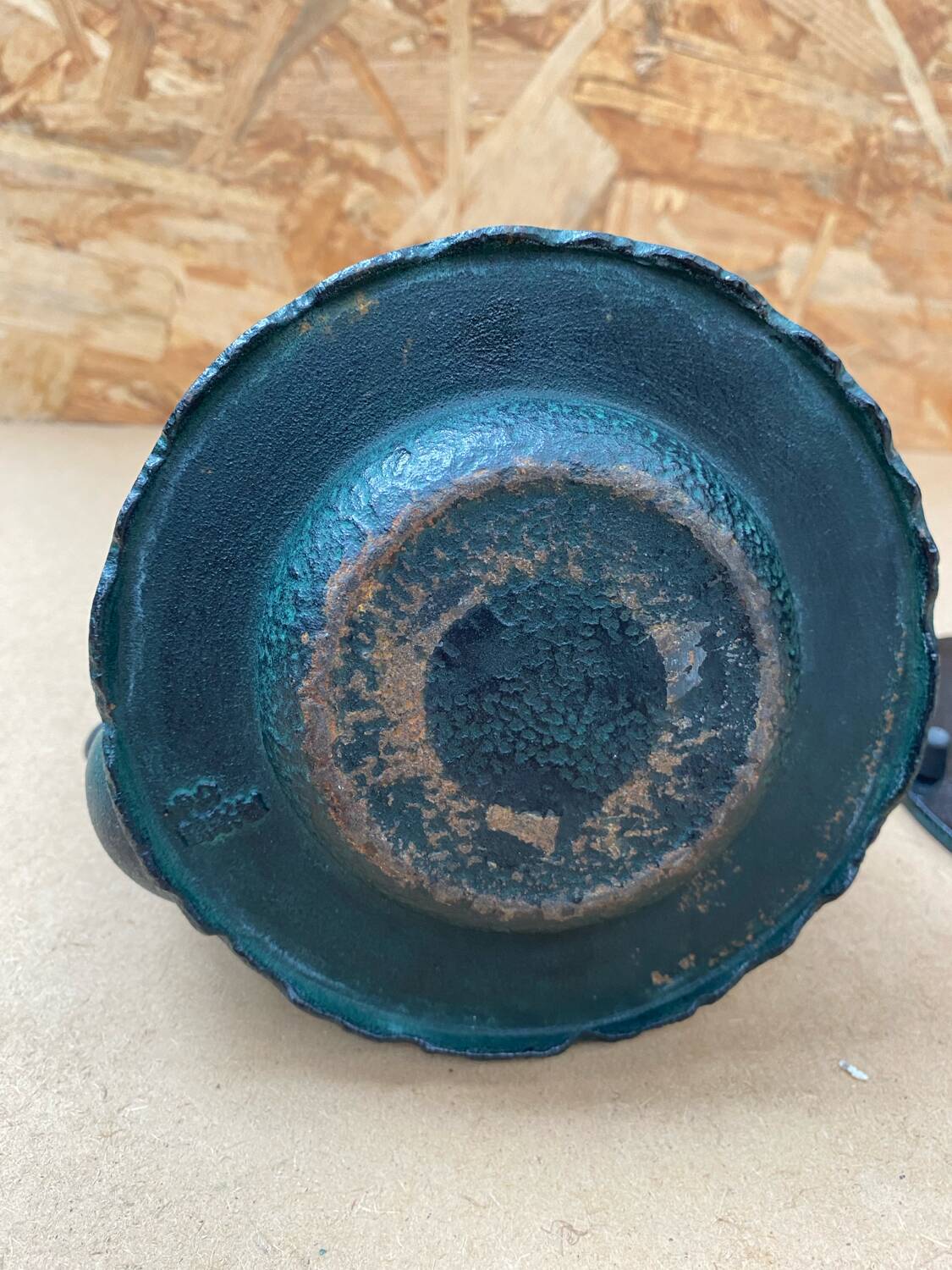 Antique japanese green cast iron teapot flower decor + vintage stand