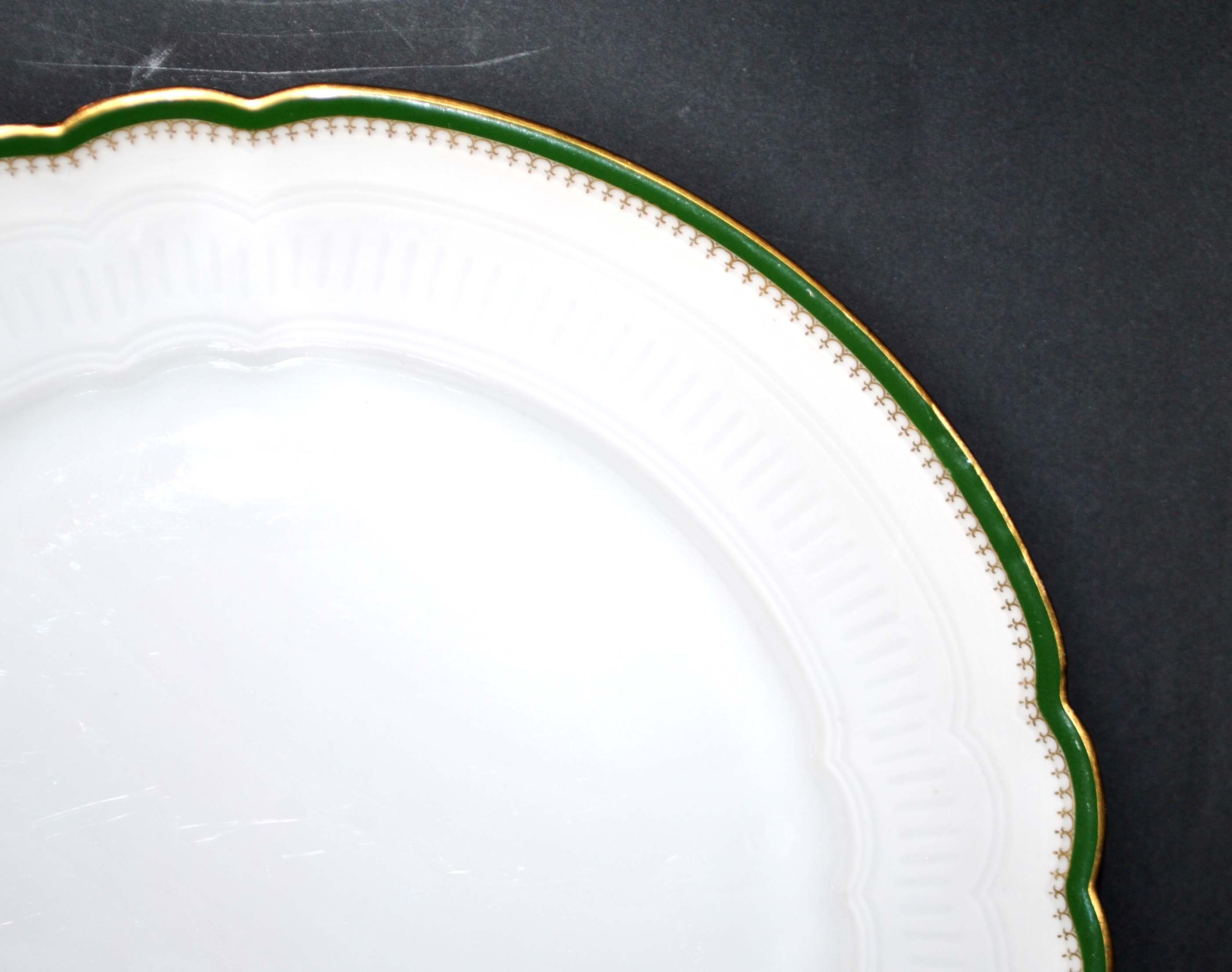 LIMOGES 2 round dishes antique chantournés in Green Gold edging porcelain "Aux Lions de Faïence Paris"