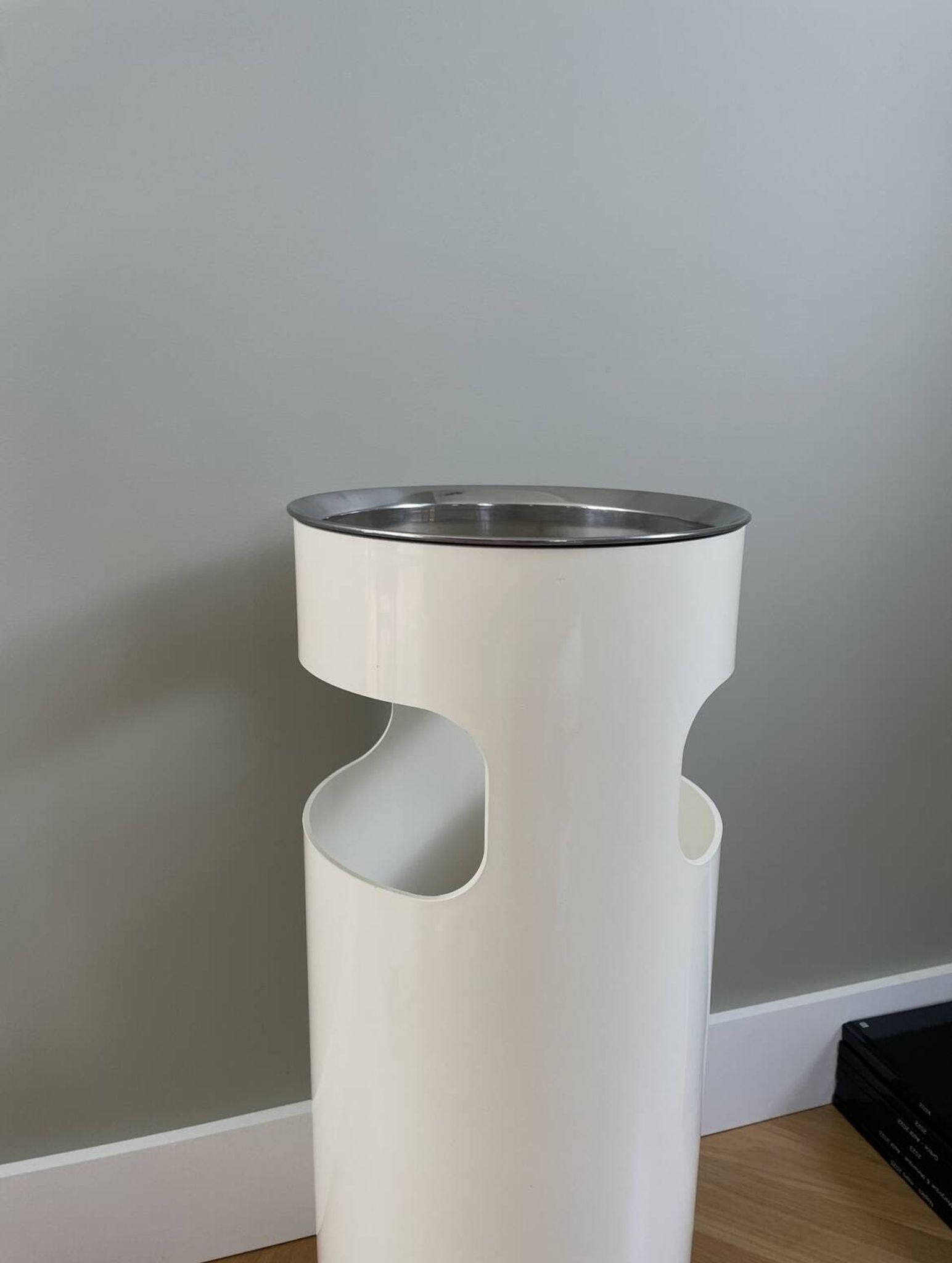 Umbrella stand by designer Gino Colombini for Kartell (model 4610-50)