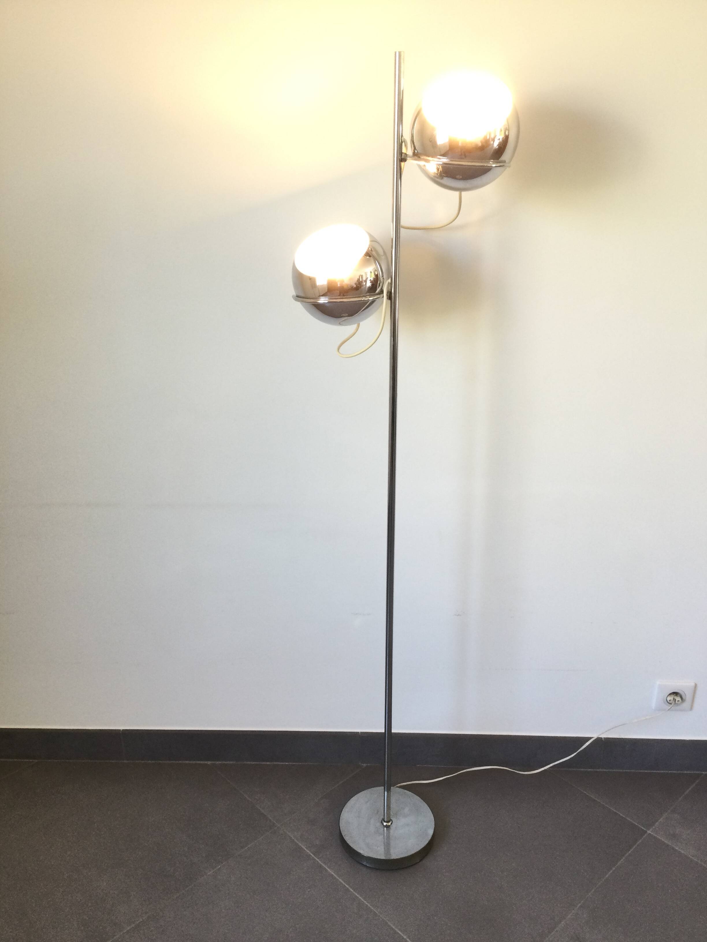 Lampadaire en métal chromé eyeball