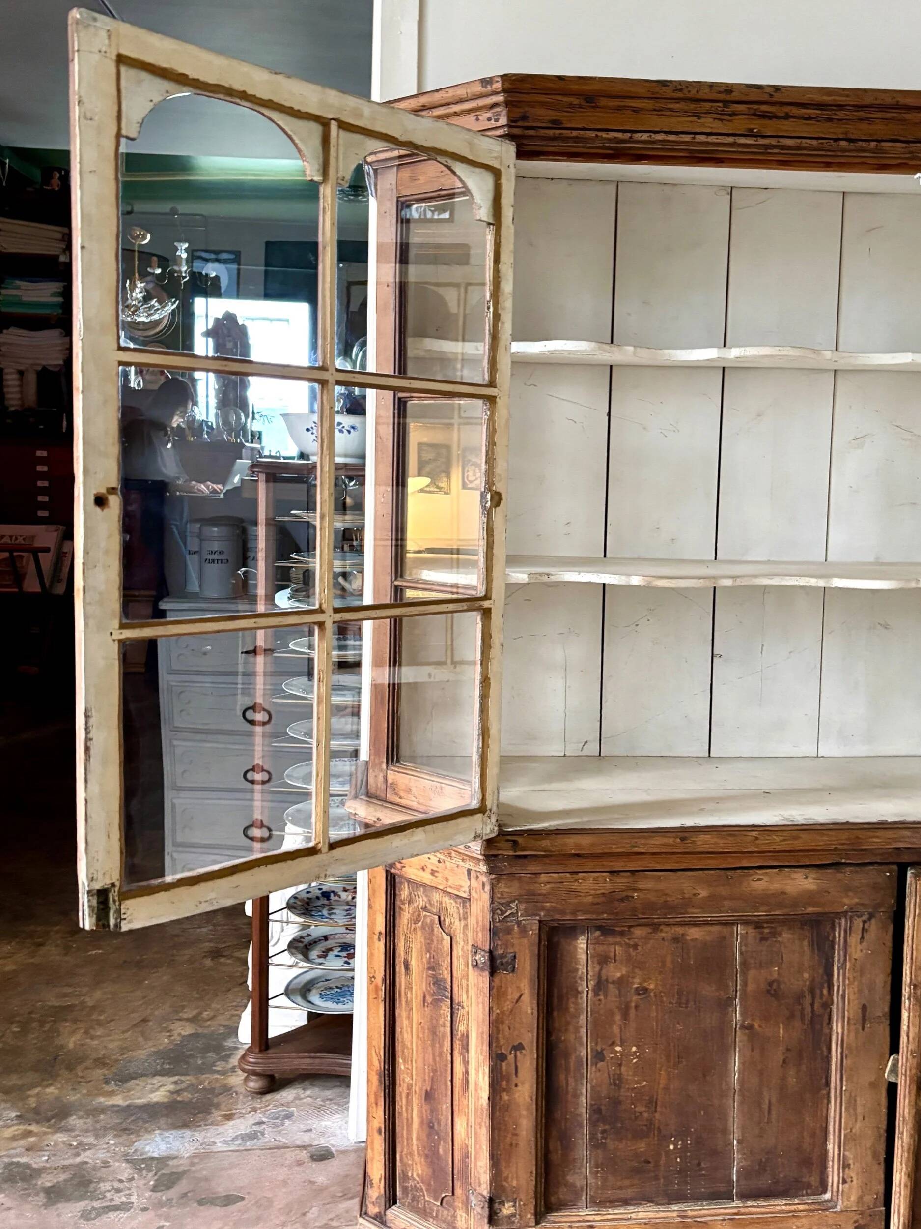 Buffet 2 corps vitré en bois, XIXème