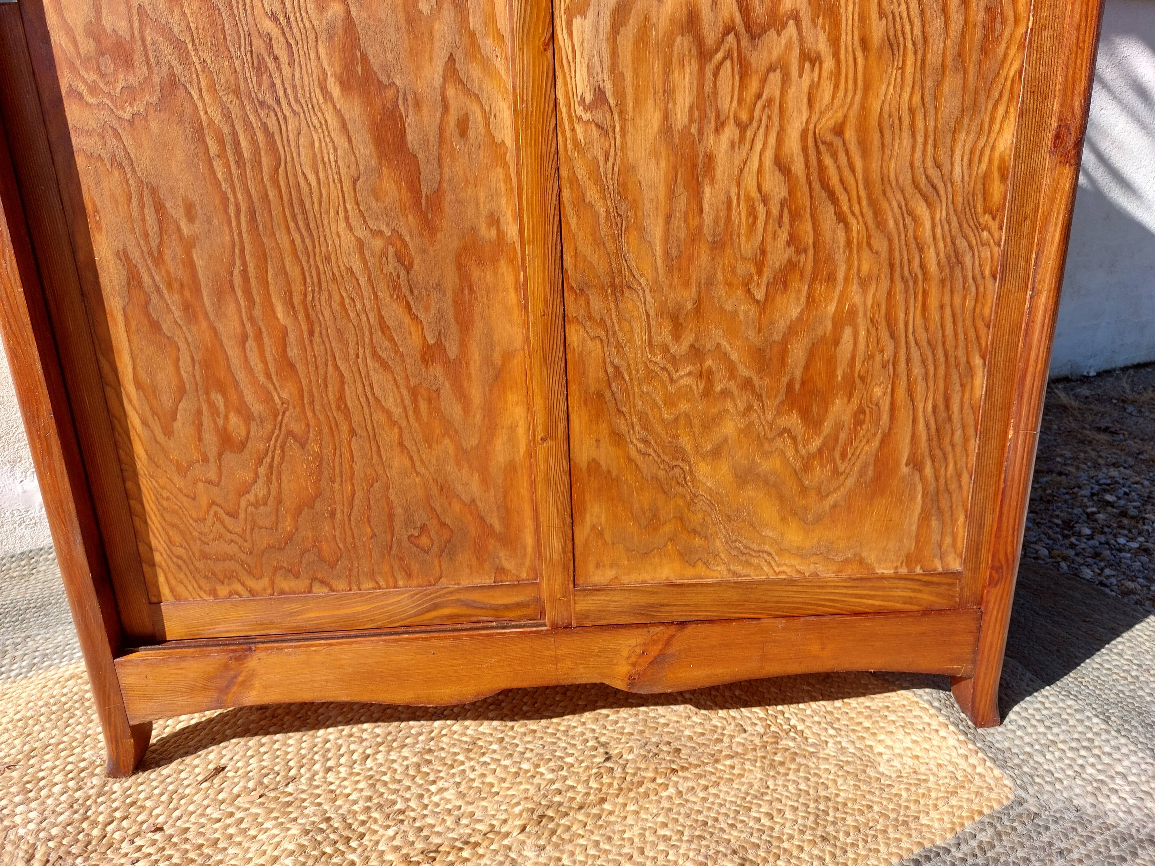 sliding door wardrobe, vintage, possible hanging space