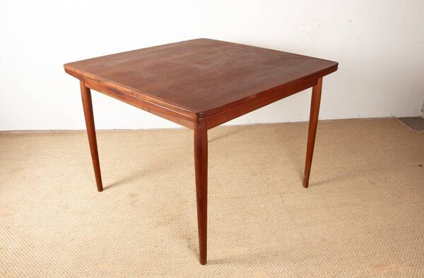 Table de repas Danoise carrée et extensible, teck, modèle 592, Arne Vodder.
