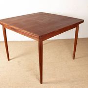 Table de repas Danoise carrée et extensible, teck, modèle 592, Arne Vodder.