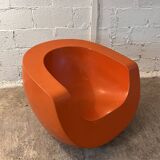 The Moon armchair, Mike To