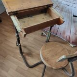 Old and reglable school puputre