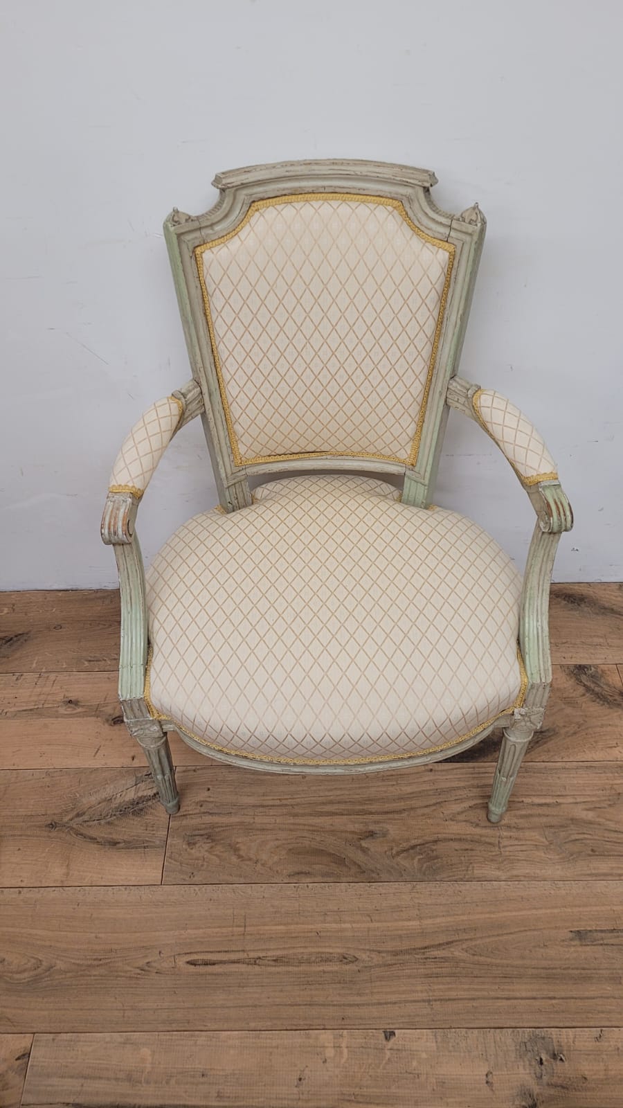 Fauteuils en bois  style Louis XVI