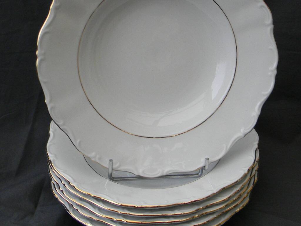 Set of 6 deep porcelain plates. Germany BAVARIA. Gold rim.