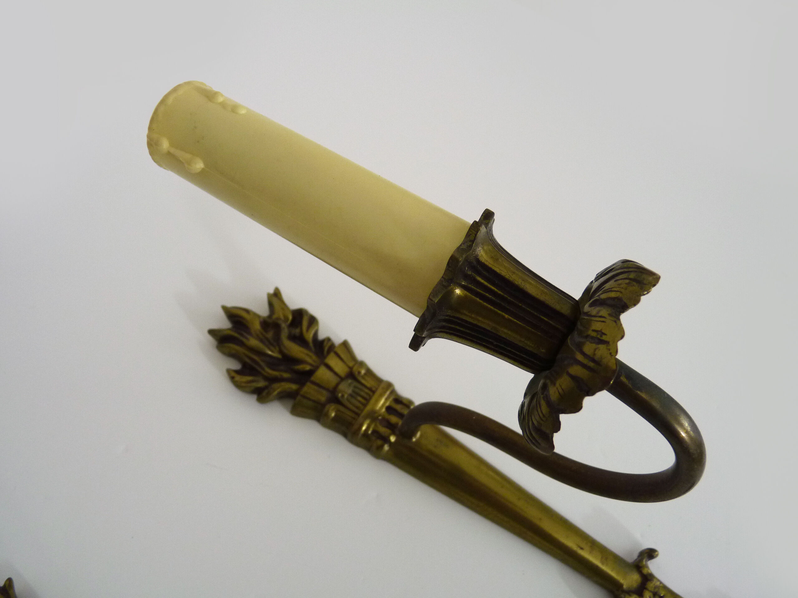 Old pair of wall sconces pot à feu, bronze, year 50 60