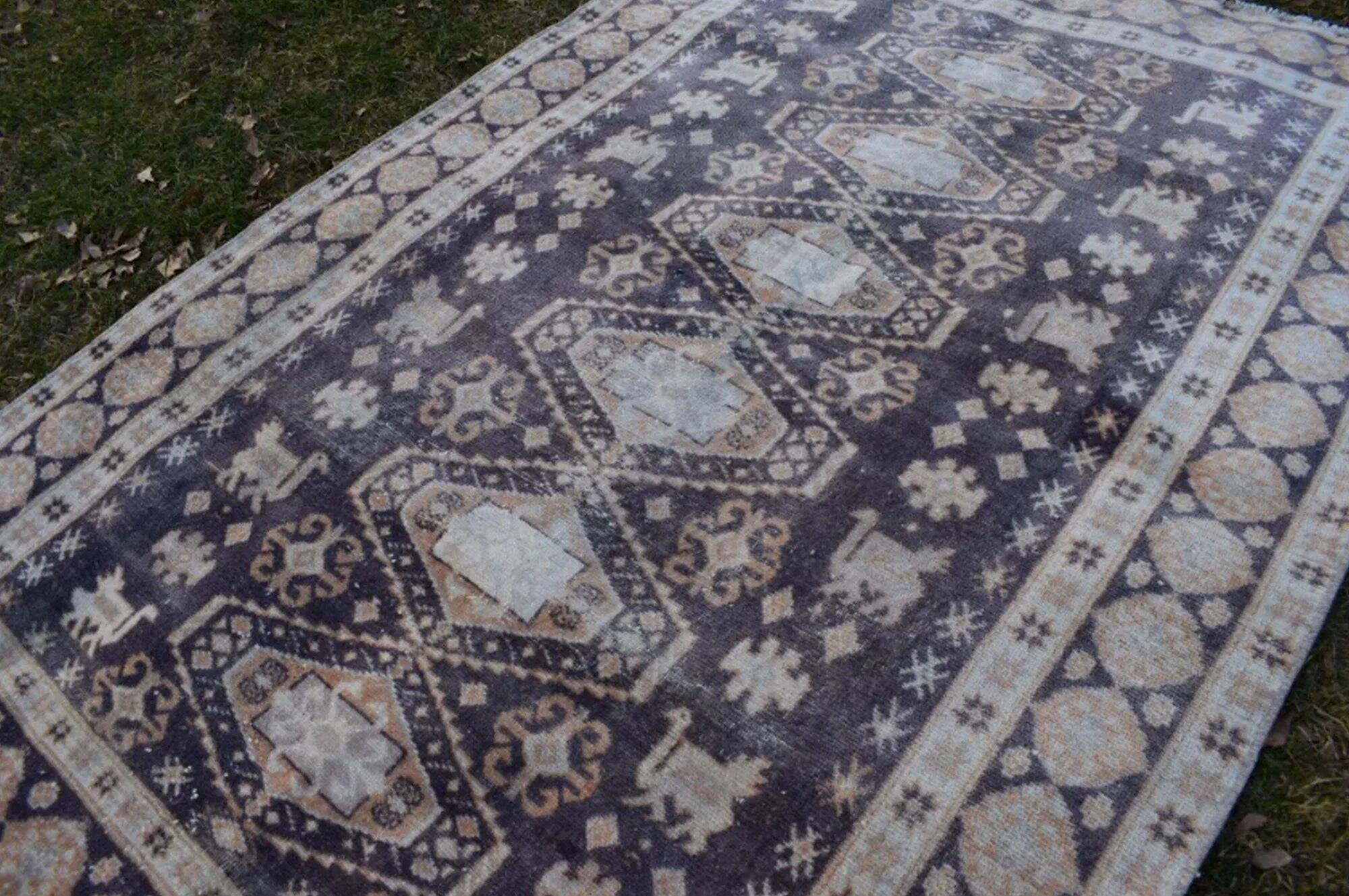 Vintage Turkish Oushak rug 136x202 cm